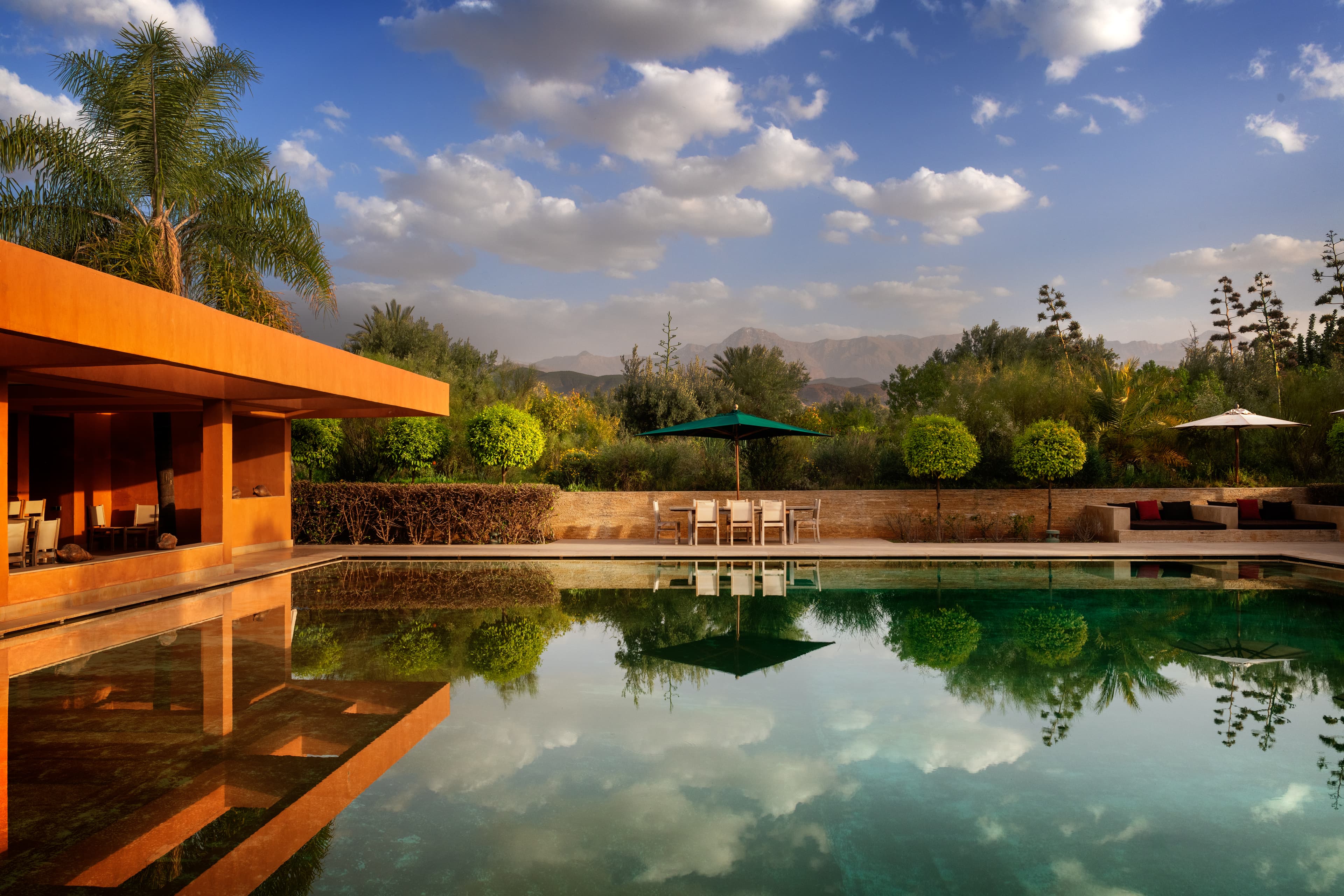 /features/pool/pool-1.jpg
