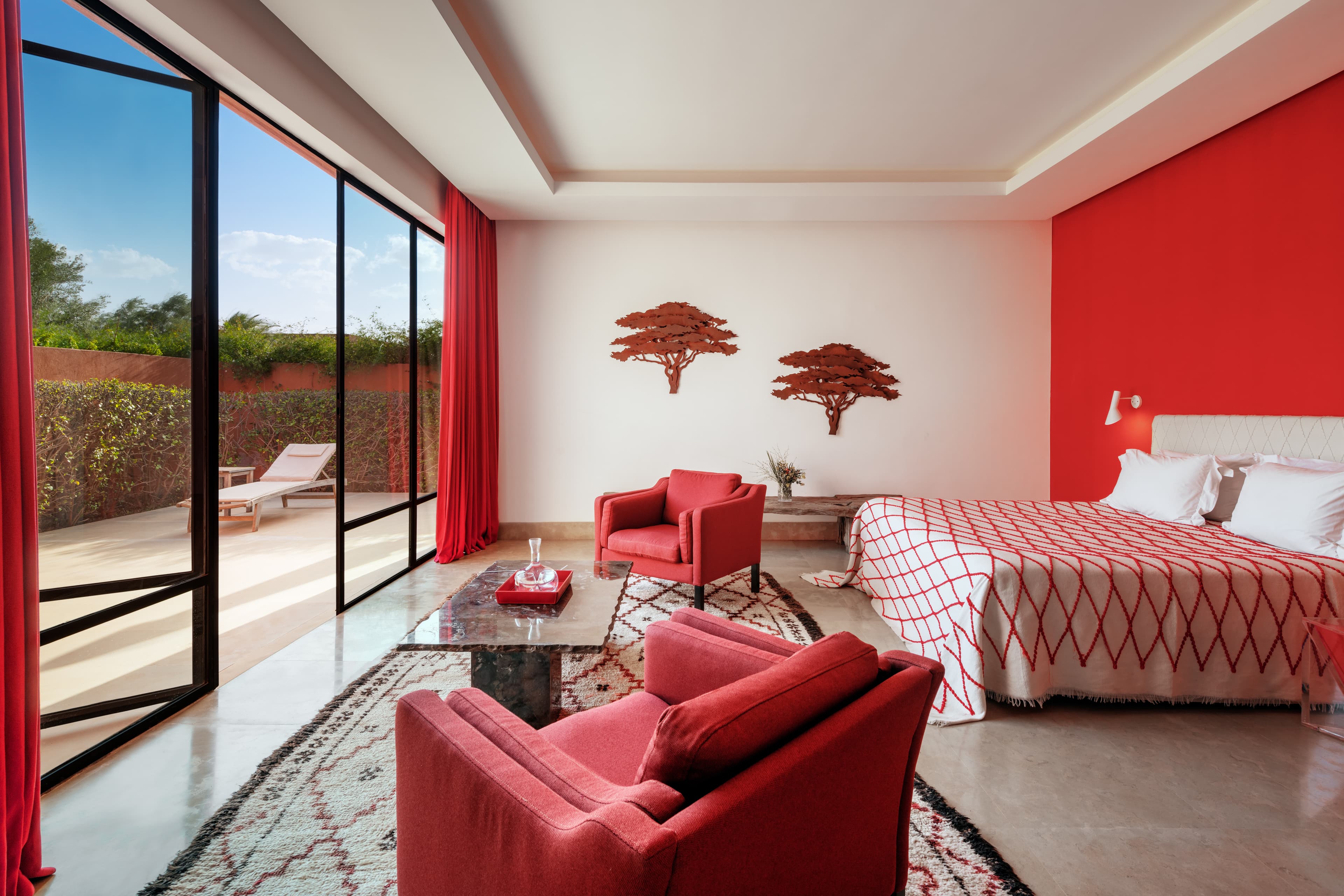 /features/red/red-1.jpg
